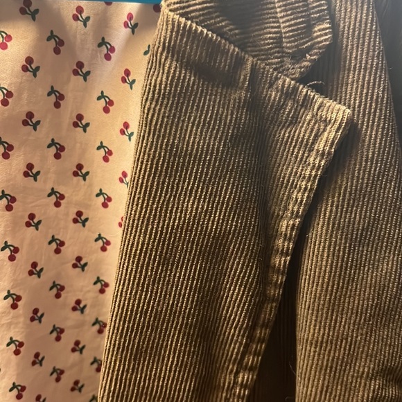 Blazer - Picture 3 of 3